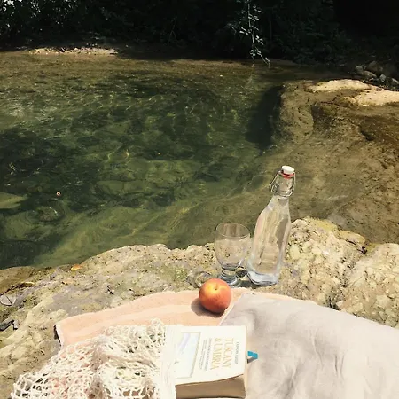 Hébergement de vacances Restored Water Mill With Rockpools And Waterfall